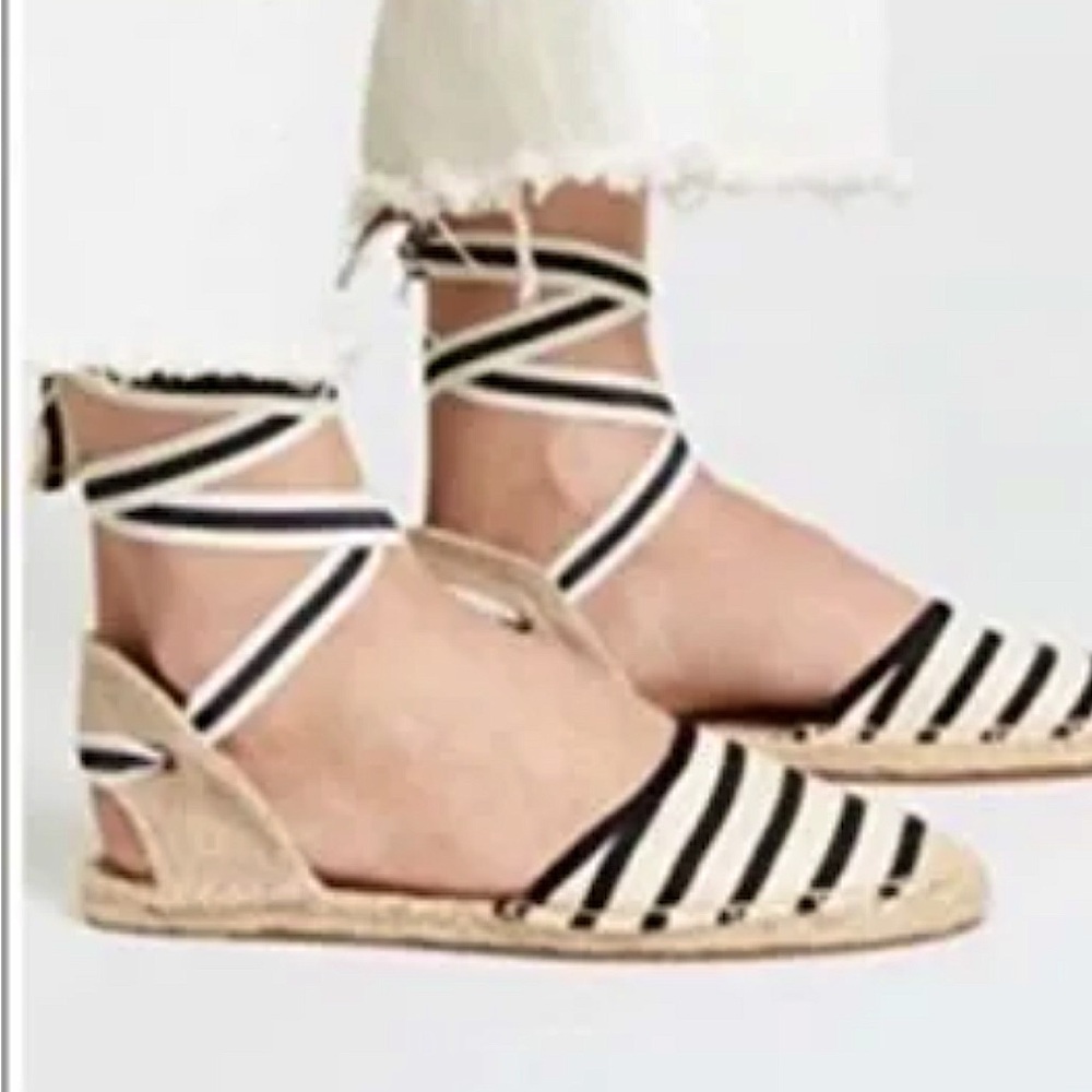 Soludos Classic Espadrilles in Natural and Black With Ankle Tie. Woman’s Size 7